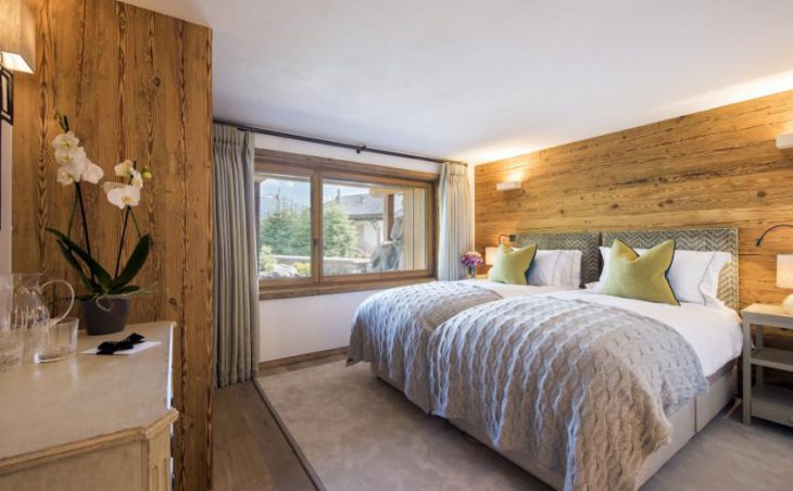 Chalet Les Etrennes, Verbier, Double Bedroom